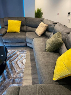 Apartment-2BR-Riverside-Parking-NearRoyalDocks